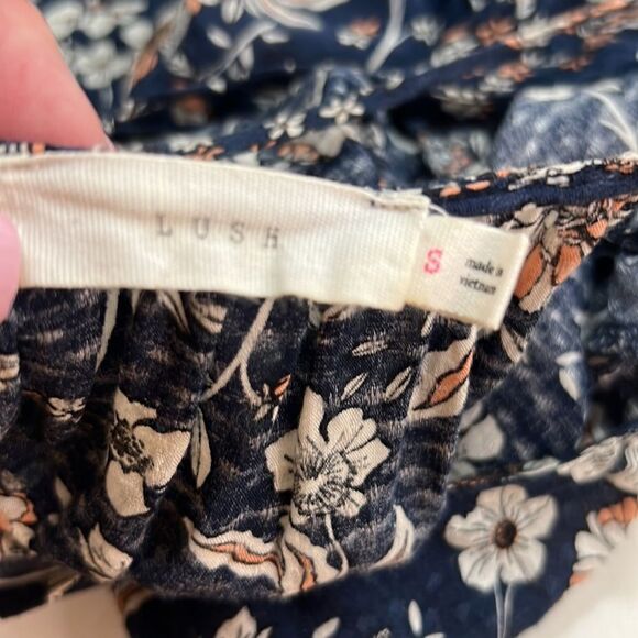 Lush blue floral print wrap spaghetti strap top size small EUC - Picture 11 of 13